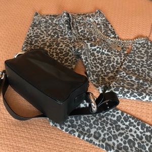 LOFT gray cheetah straight leg jeans size 0/25